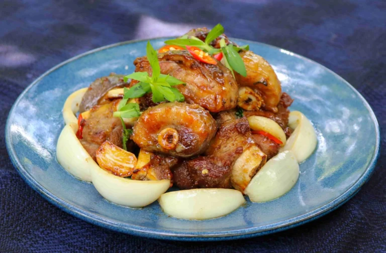 Cánh đà điểu chiên mắm